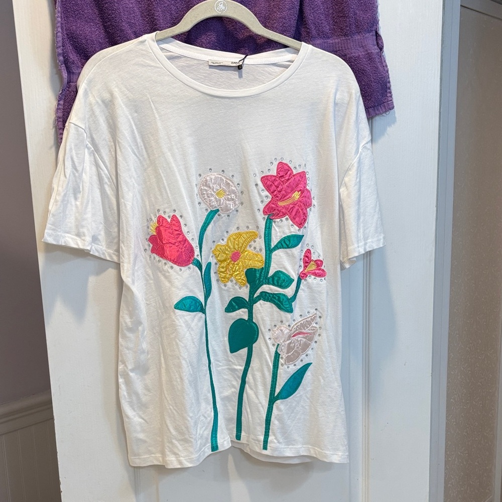 NWT Zara White Tee with Floral Design